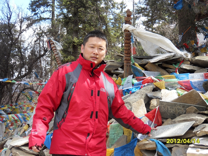 藏区玛尼堆.jpg